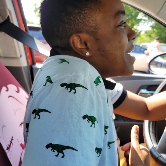 Help me make room in my closet so I can buy more - Picture 6 of 7